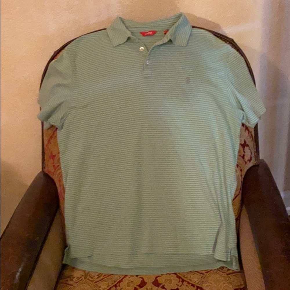 Izod shorts sleeve polo three button